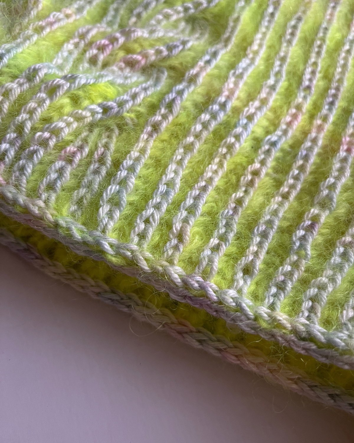 KURSUS I TOFARVET PATENT 28.01.24 Popknit strikkeopskrift