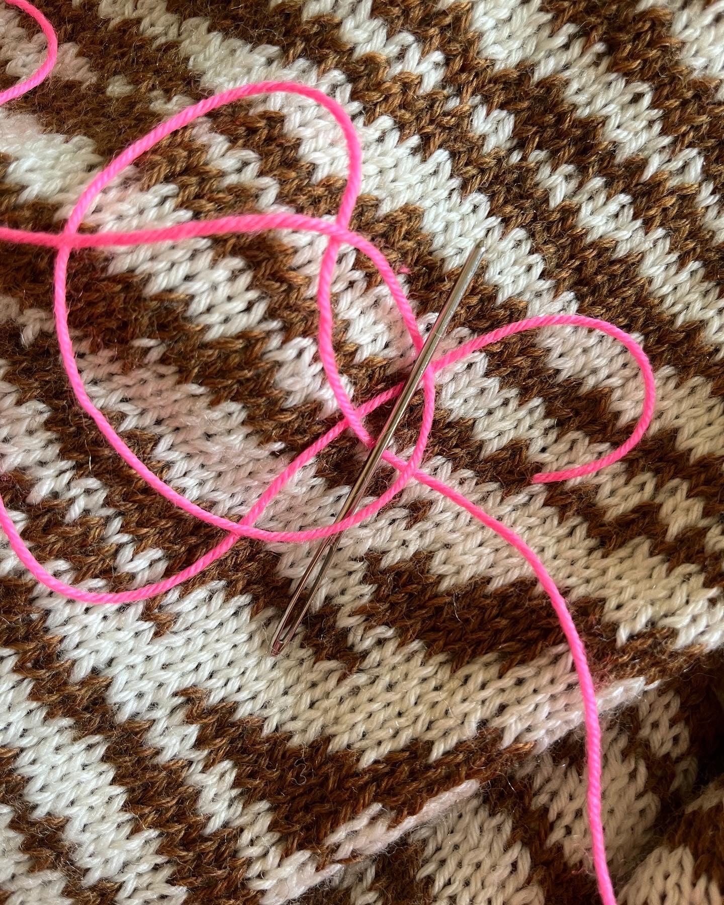 KURSUS I TOFARVET DOBBELTSTRIK 21.01.2024 Popknit strikkeopskrift