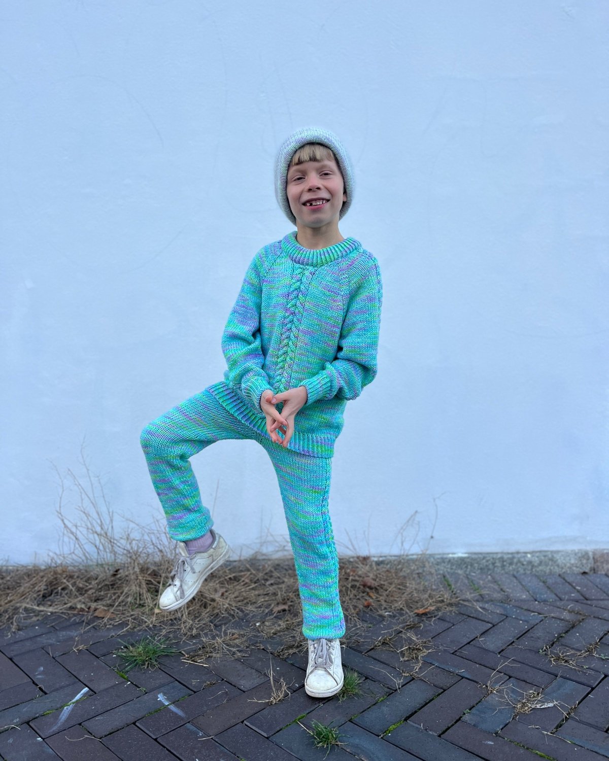 Twist And Shout Sweat Suit Junior English Popknit knitting pattern
