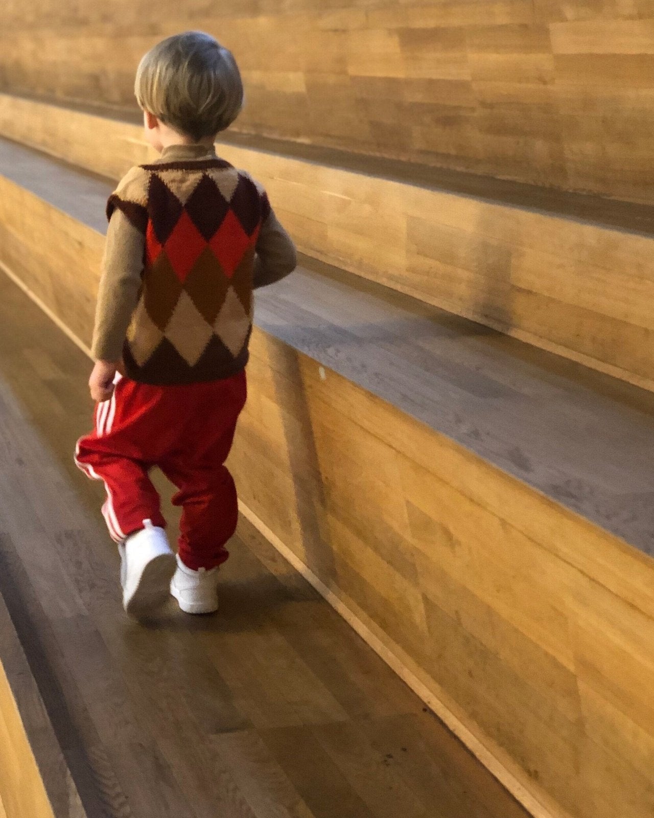 Ruby Tuesday Vest Junior Dansk Popknit strikkeopskrift