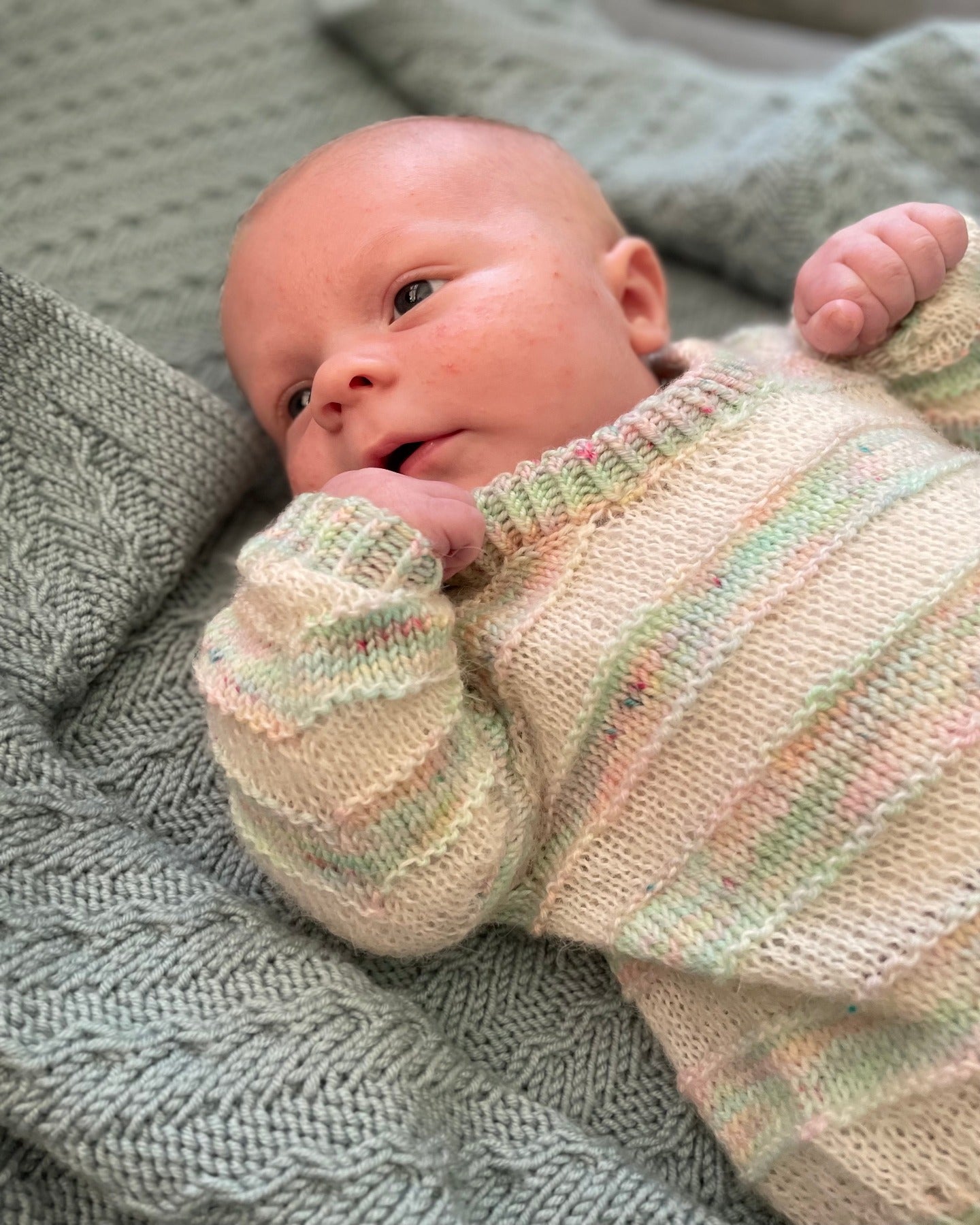 Straight Up Sweater Baby Dansk Popknit strikkeopskrift