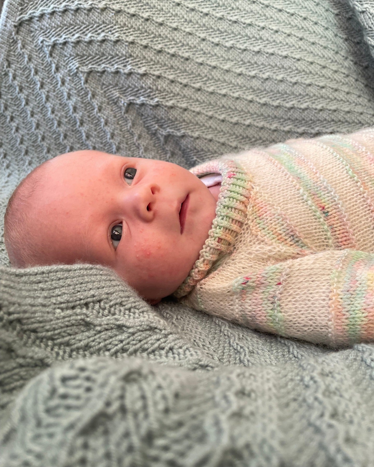 Straight Up Sweater Baby Dansk Popknit strikkeopskrift