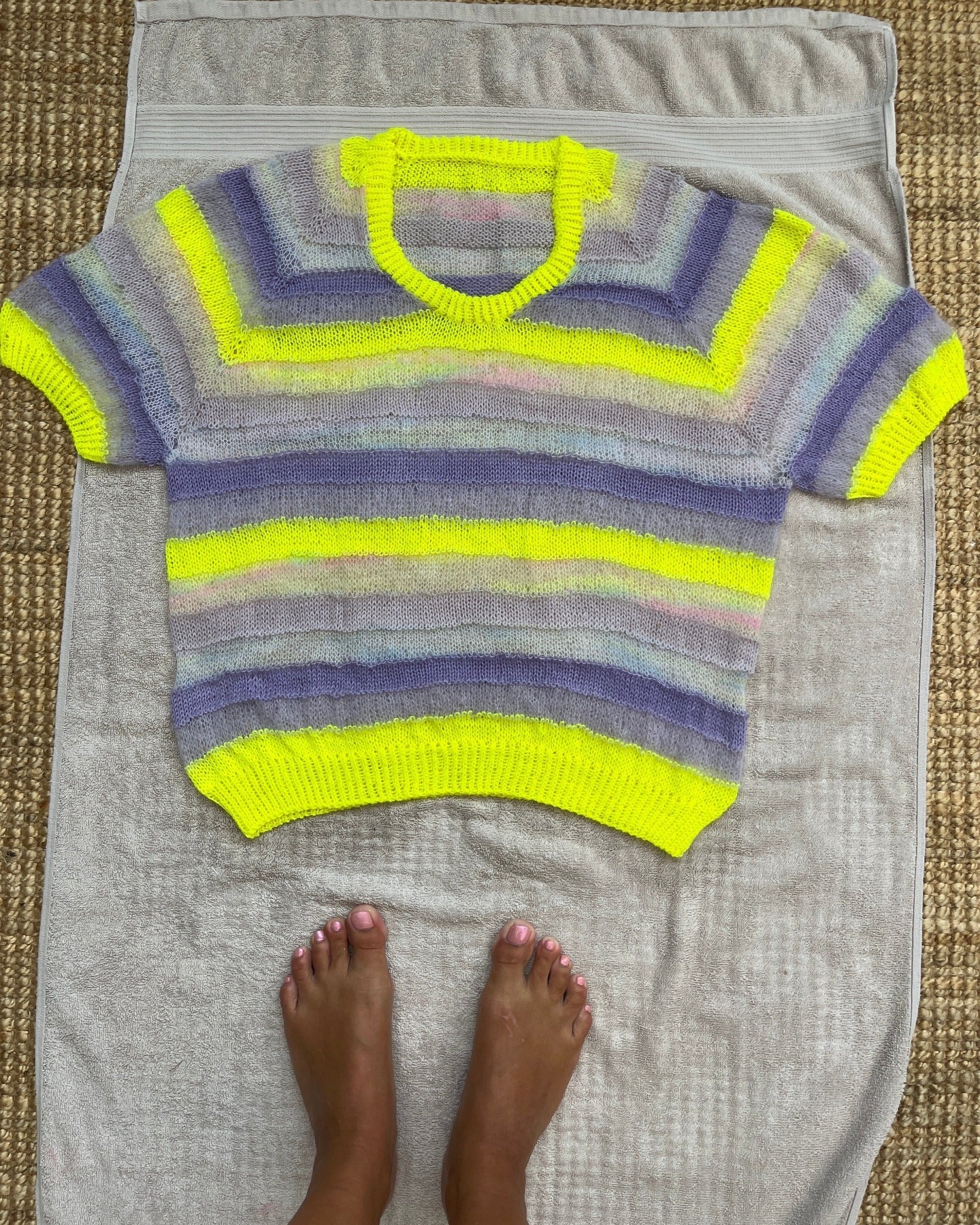 Straight Up Tee Norsk Popknit strikkeoppskrift