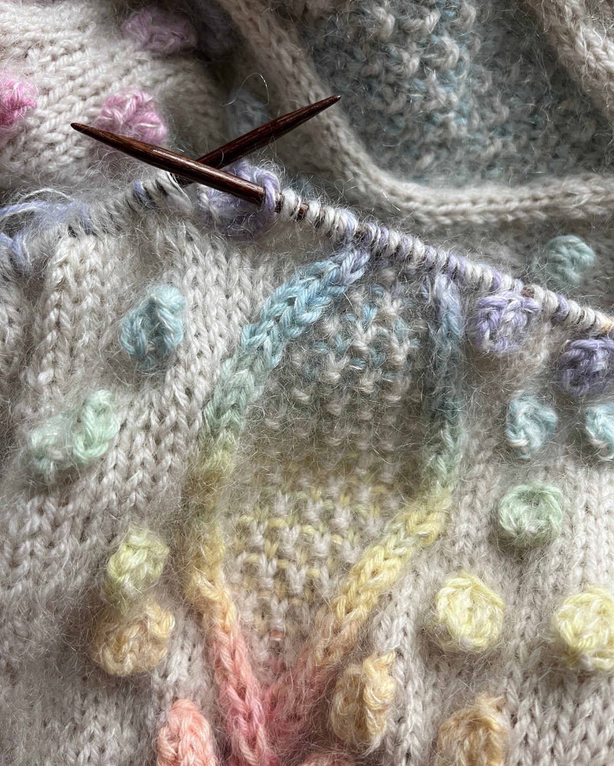 Diamonds And Pearls Sweater Colour Deutsch Popknit strikkeopskrift 
