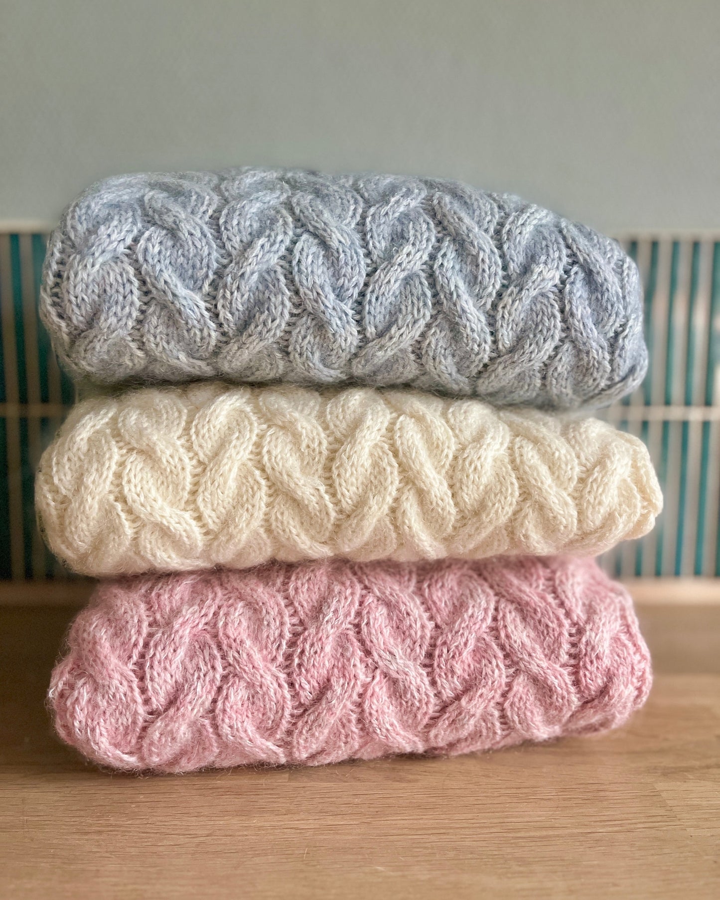 Let's Twist Again Cardigan English