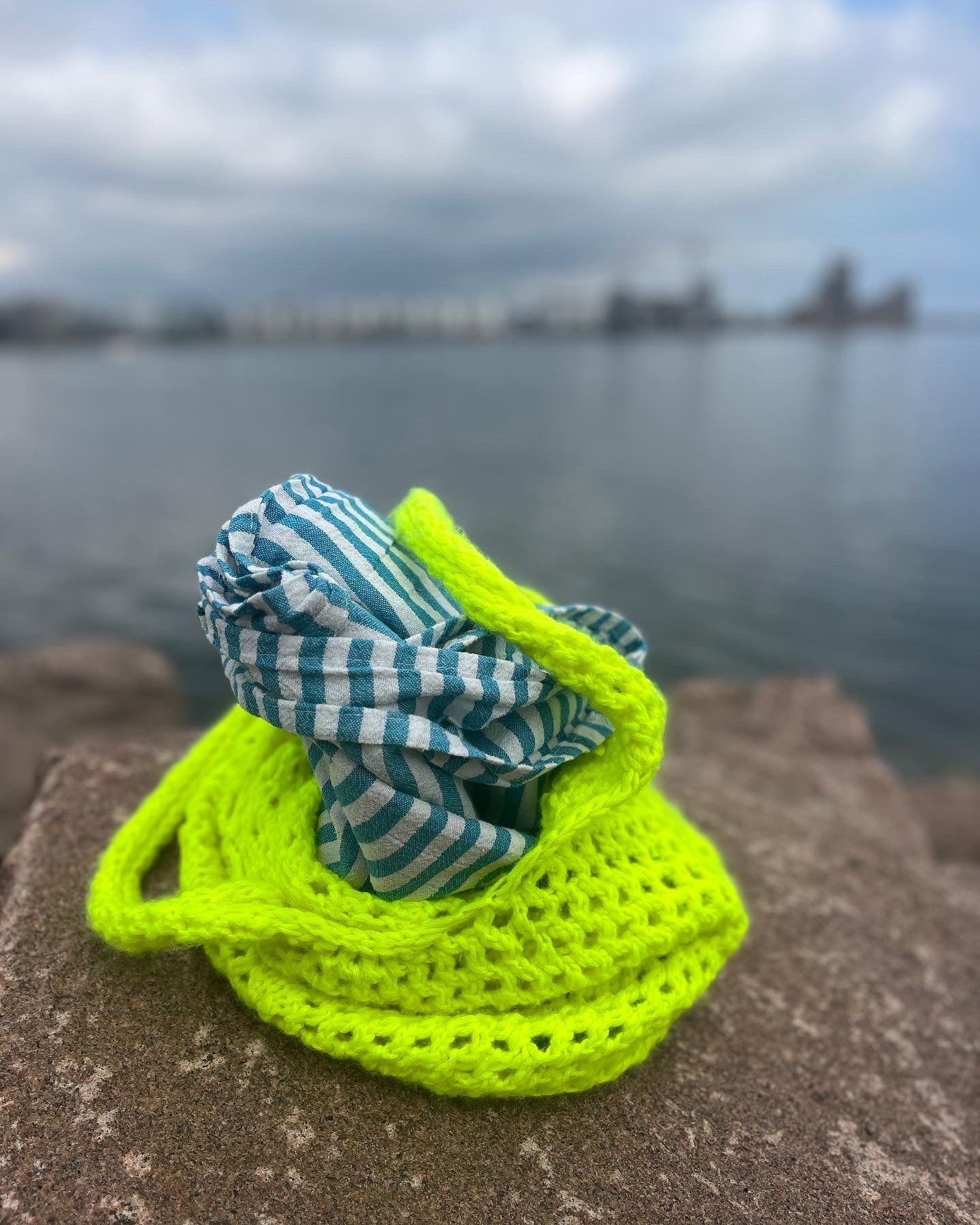 Kokomo Shopper & Bag English Popknit knitting pattern