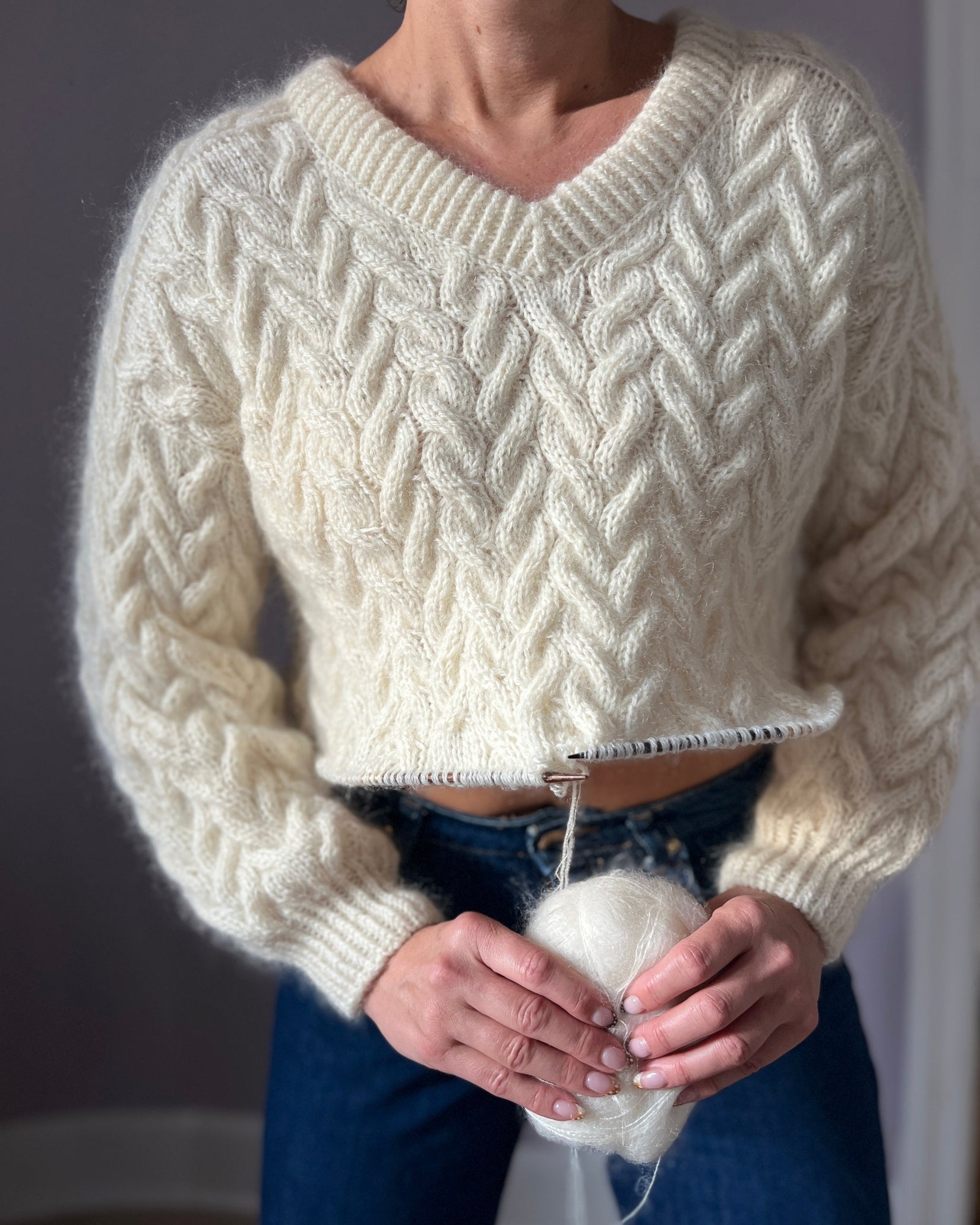 りっちゃん　Jacquared Vネック KNIT◆ ivory_cable_knit_cardigan.jpg