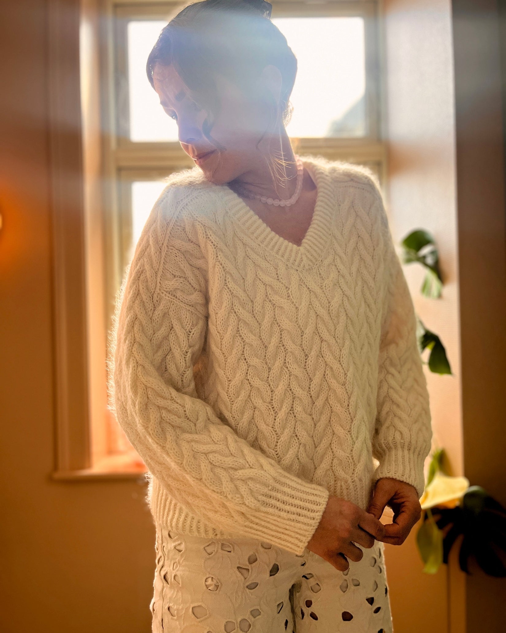 Let's Twist Again Sweater V-Neck English – Popknit