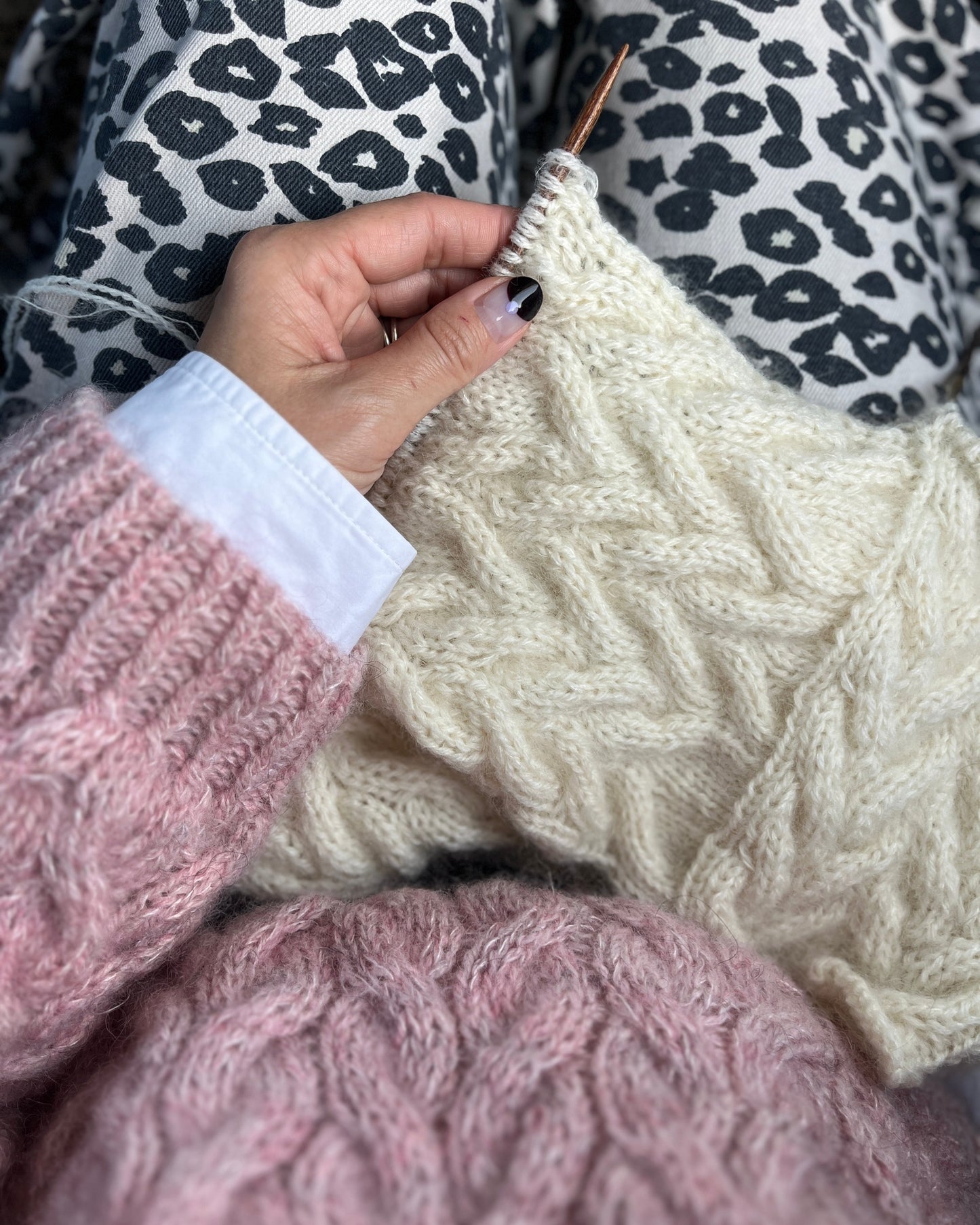 strikkeopskrift, moderne strik, strik, knitting pattern, modern knitwear, cable knitting, håndstrikket, nordisk strik, nordic knitting, knitwear design, 