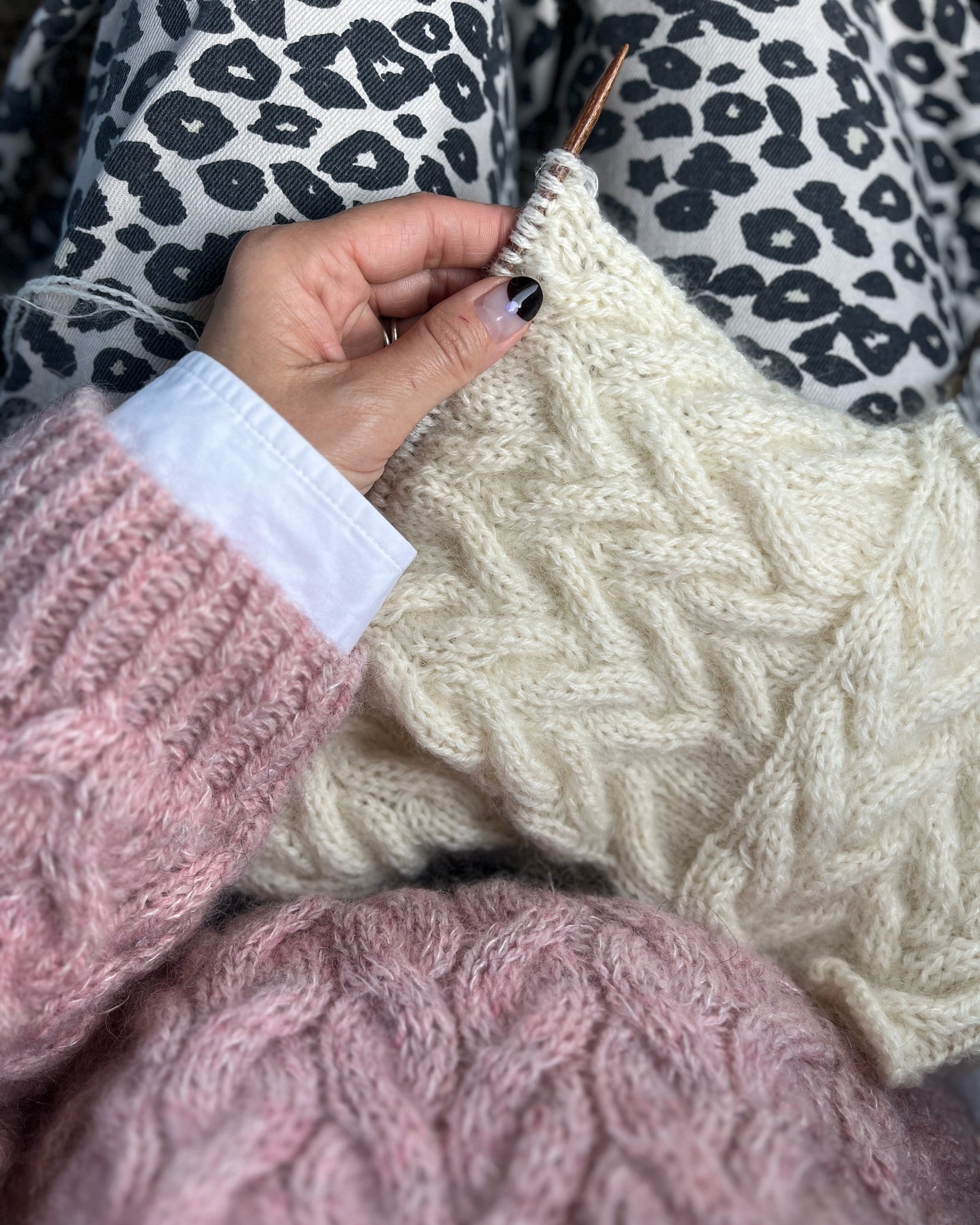 strikkeopskrift, moderne strik, strik, knitting pattern, modern knitwear, cable knitting, håndstrikket, nordisk strik, nordic knitting, knitwear design, 