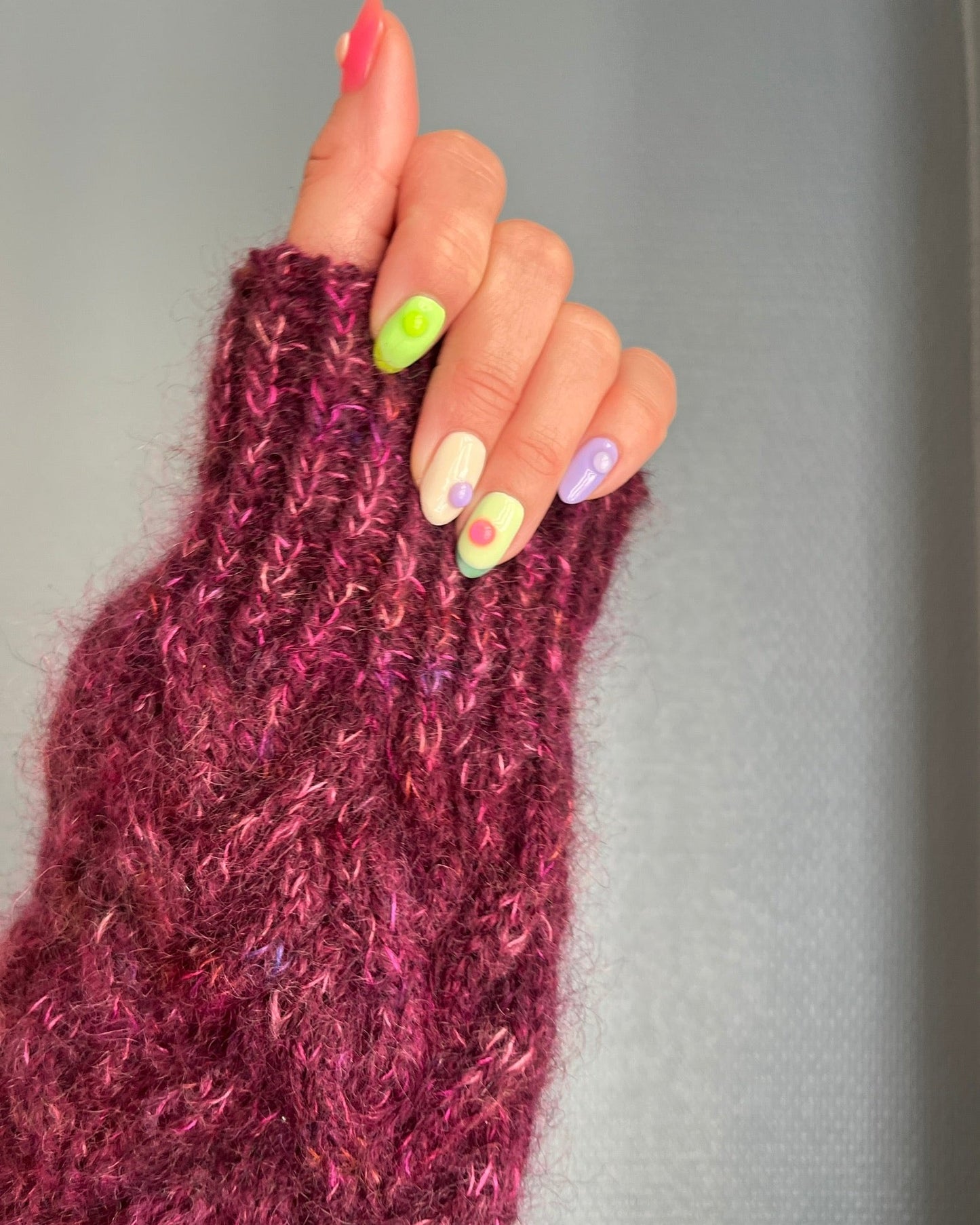 Let's Twist Again Cardigan V-Neck English