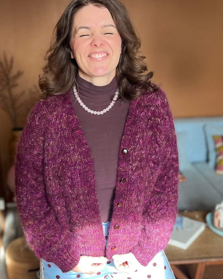 Let's Twist Again Cardigan V-Neck English