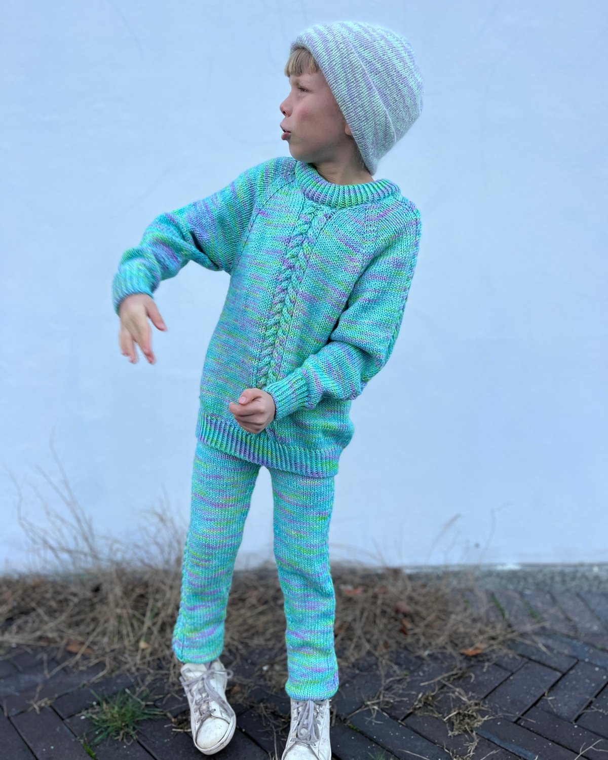 Twist And Shout Sweat Suit Junior English Popknit knitting pattern