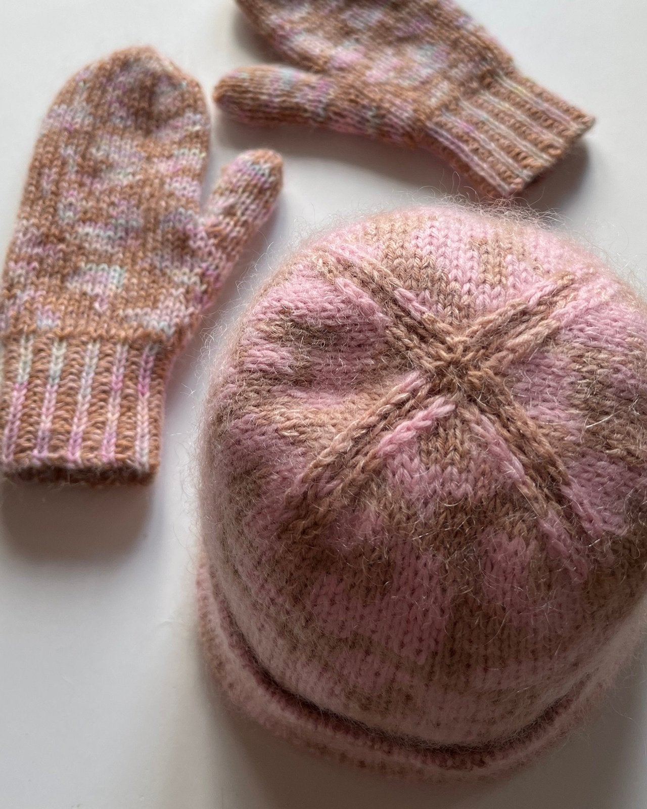 Welcome To The Jungle Mittens Norsk Popknit strikkeoppskrift