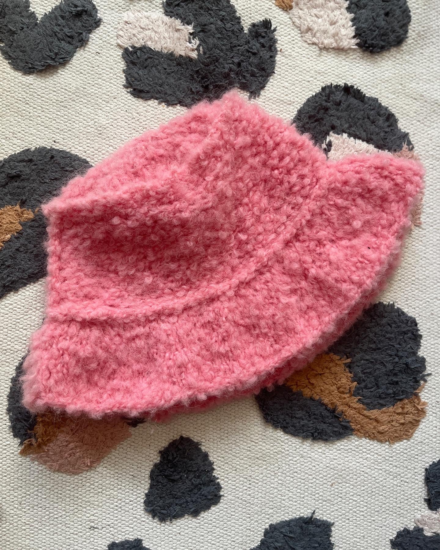 Be My Baby Bucket Hat Dansk Popknit strikkeopskrift