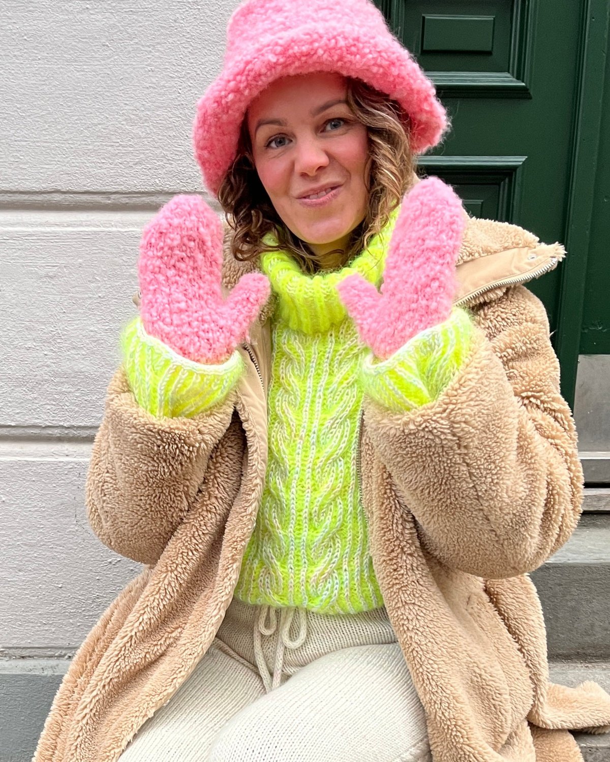 Be My Baby Mittens English Popknit knitting pattern