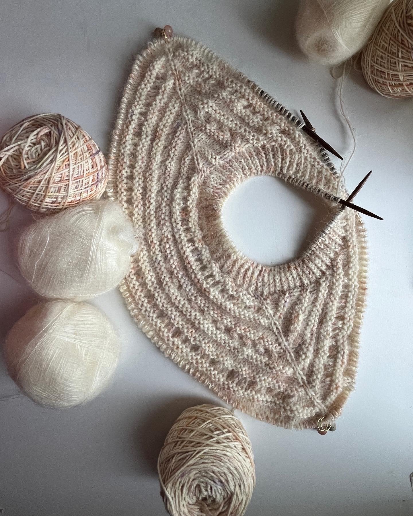 Cherish Sweater Dansk Popknit strikkeopskrift