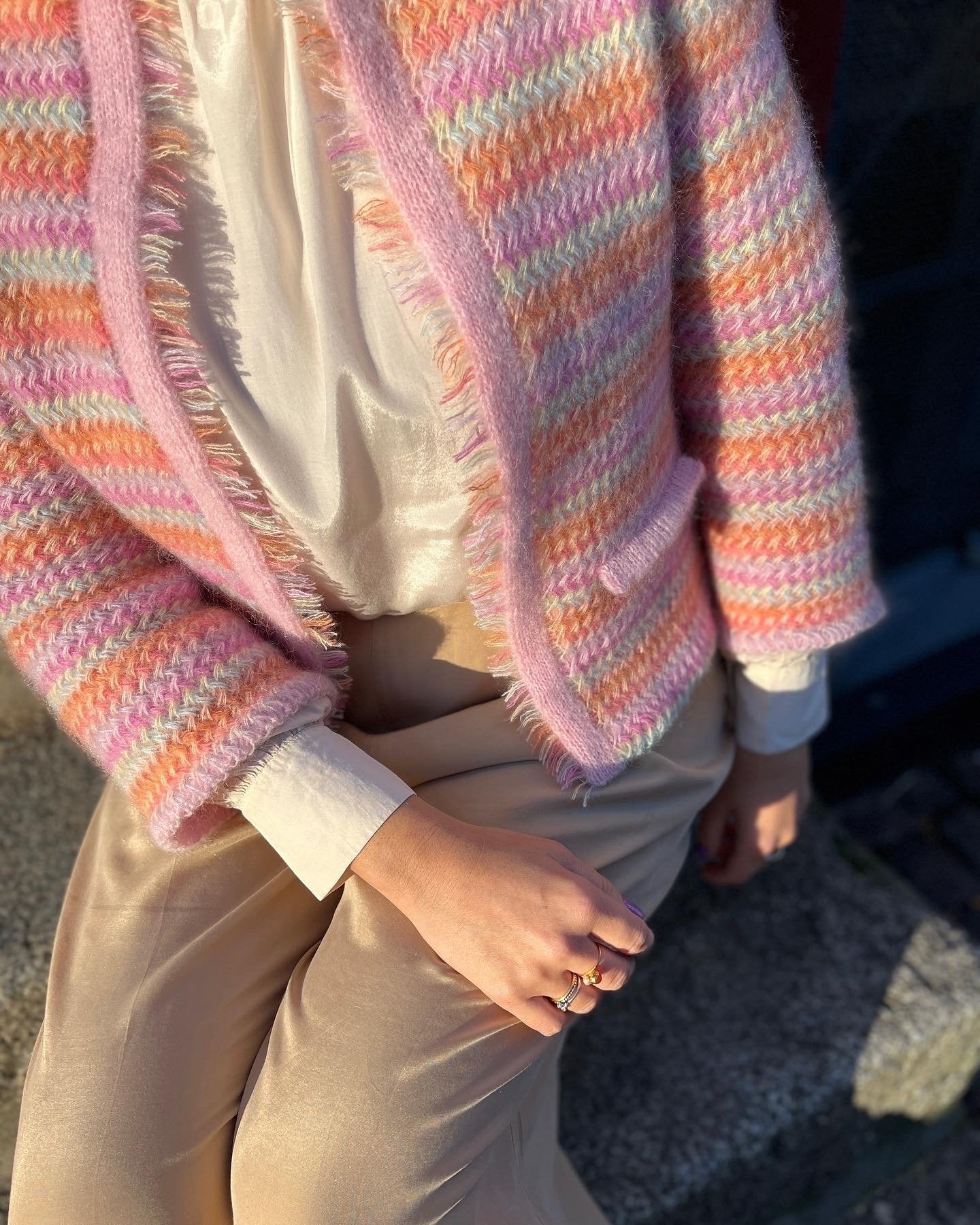 Coco Jacket Deutsch Popknit strikkeopskrift 