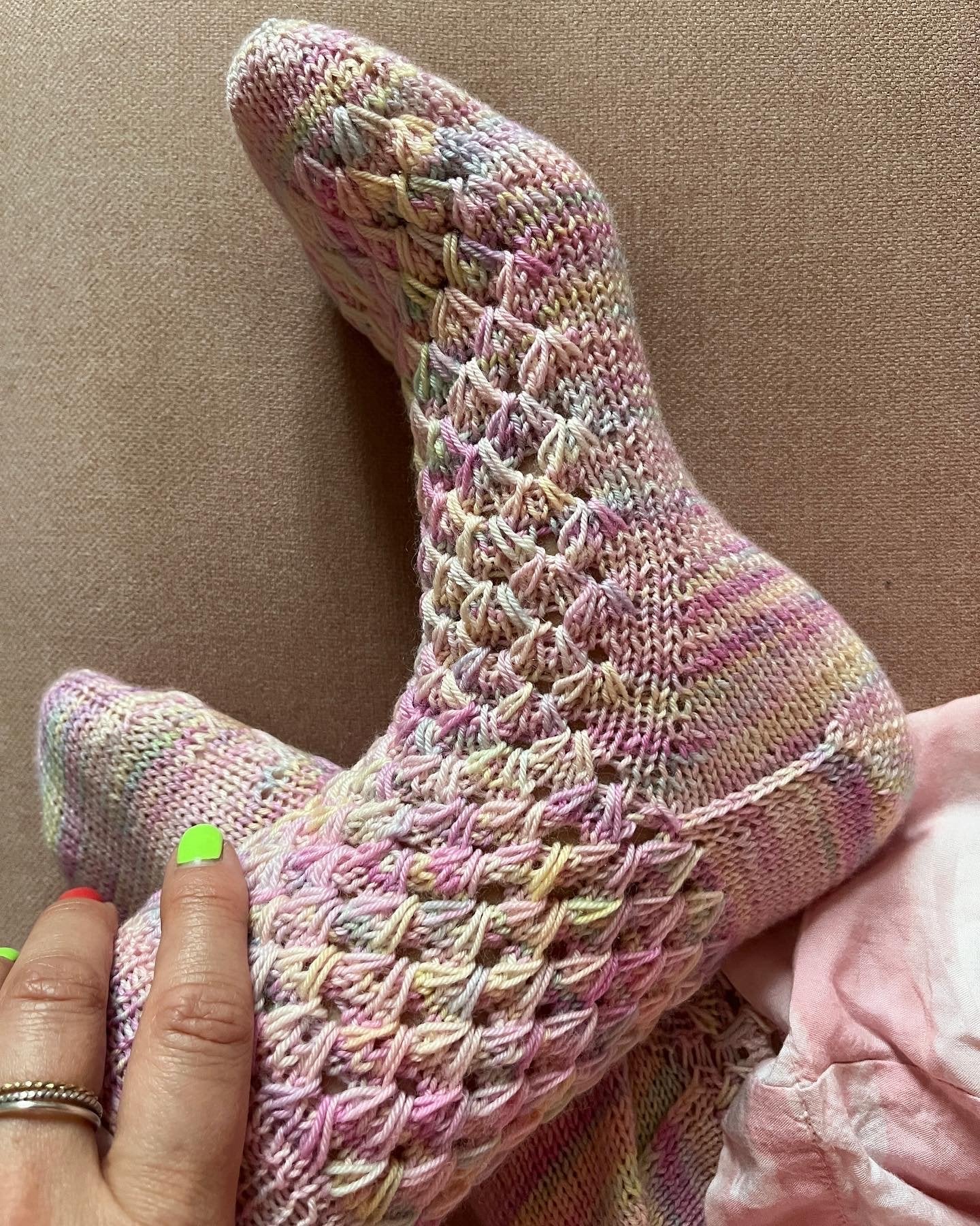 Euphoria Socks English Popknit knitting pattern