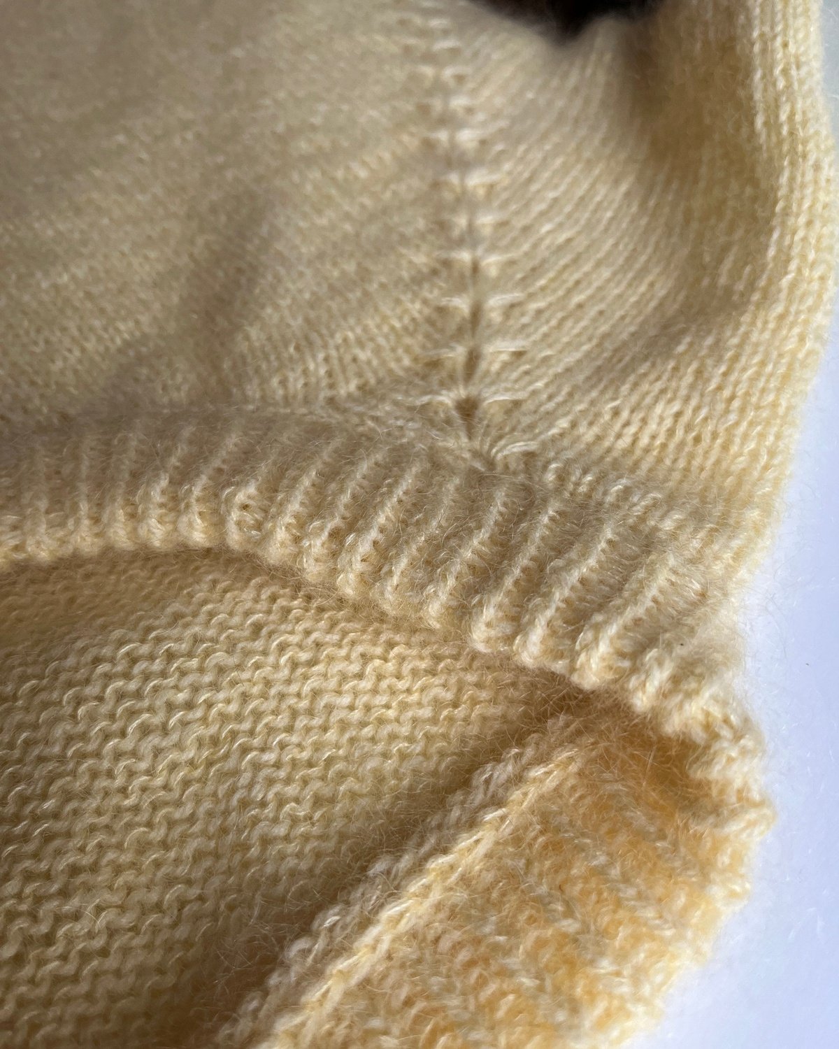 It’s A Kind of Magic Sweater Man English Popknit knitting pattern