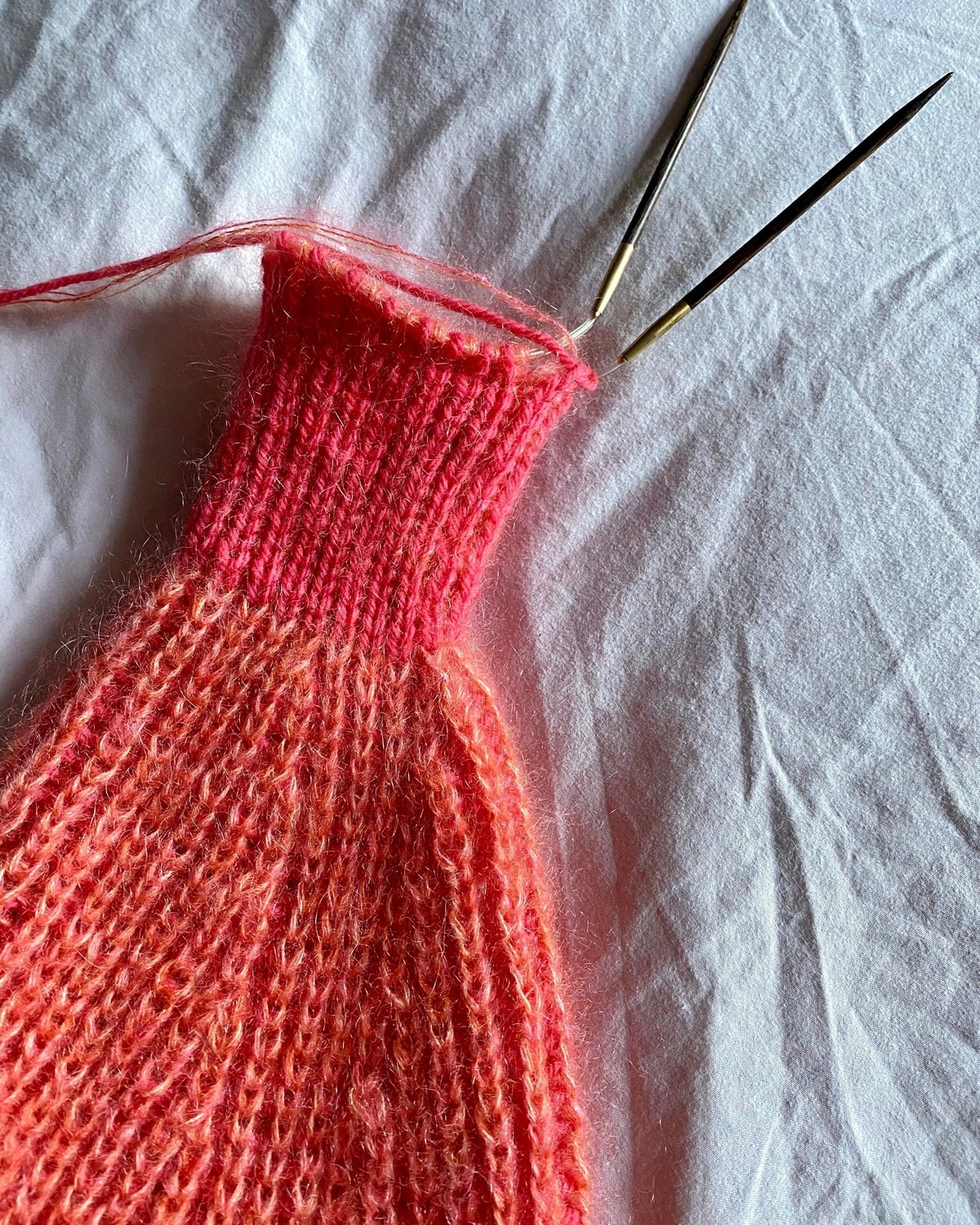 strikkeopskrift KARMA CHAMELEON SWEATER DEUTSCH Popknit 