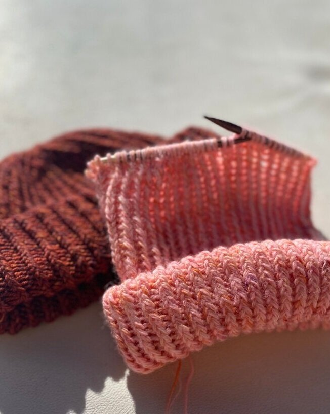 LOVE ON THE BRAIN BEANIE ENGLISH Popknit knitting pattern