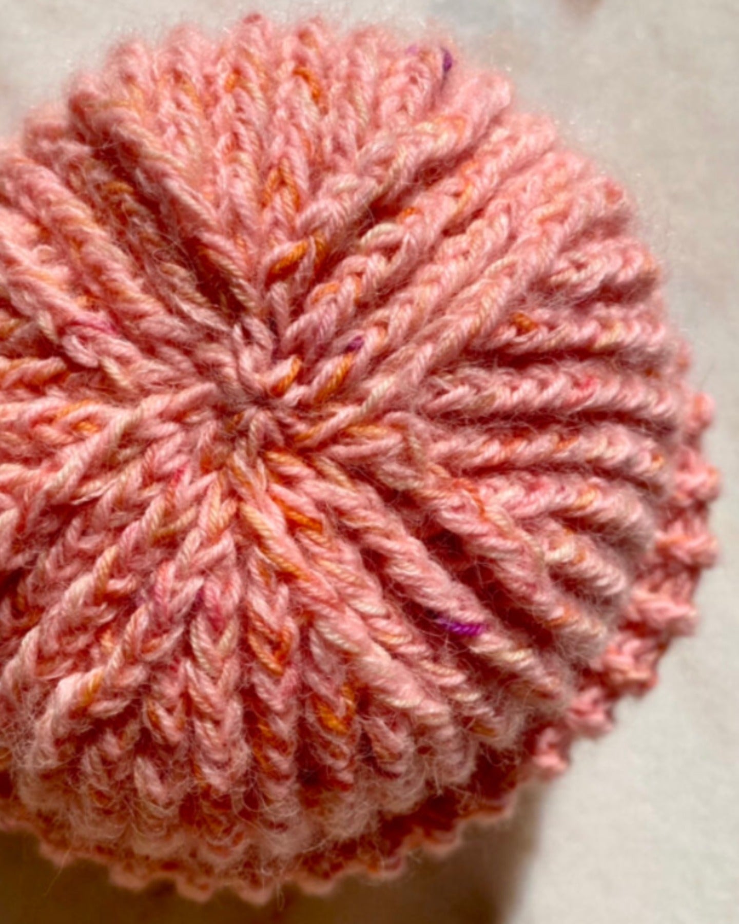 Love On The Brain Beanie Dansk Popknit strikkeopskrift