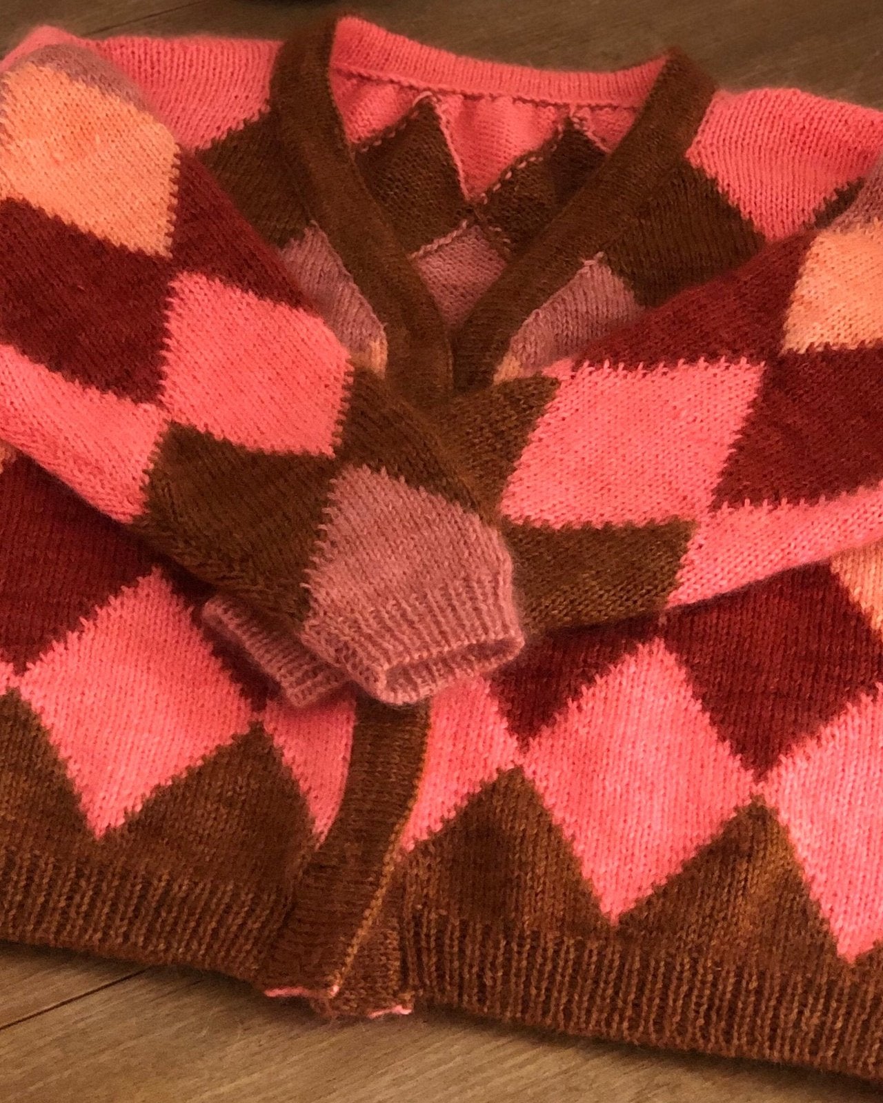 Ruby Tuesday Cardigan Dansk Popknit strikkeopskrift