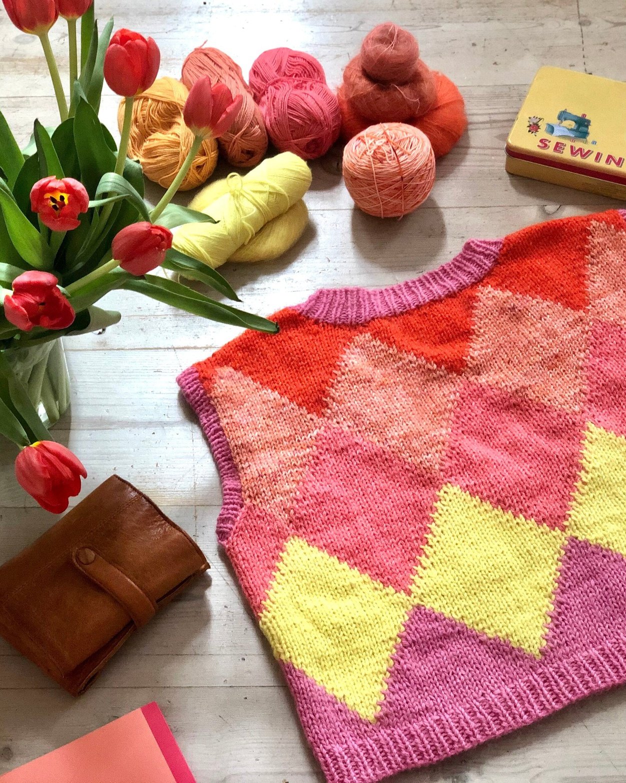 Ruby Tuesday Vest Dansk Popknit strikkeopskrift