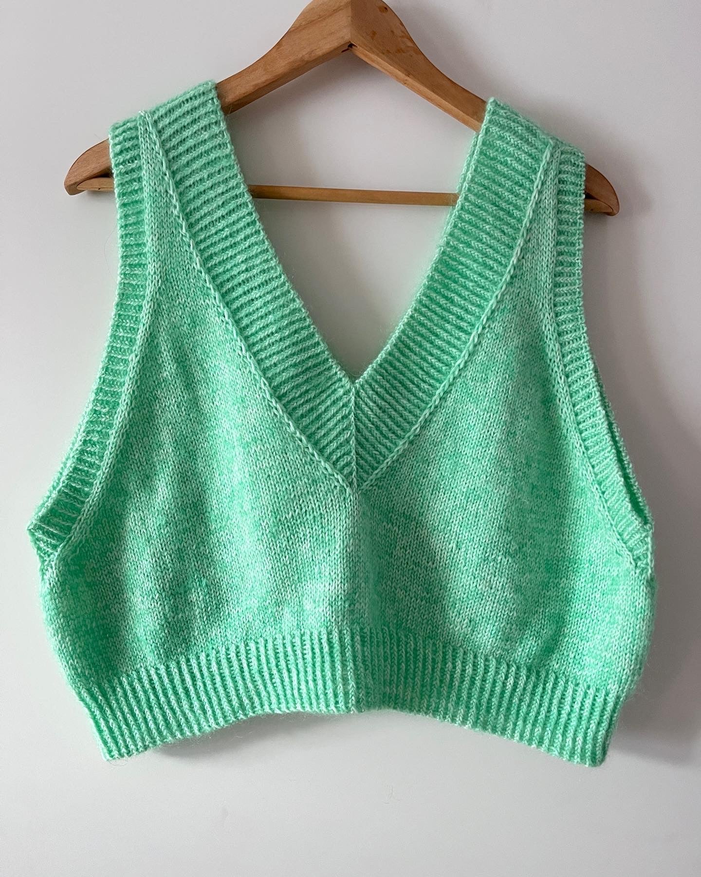 SexyBack Slipover English Popknit knitting pattern