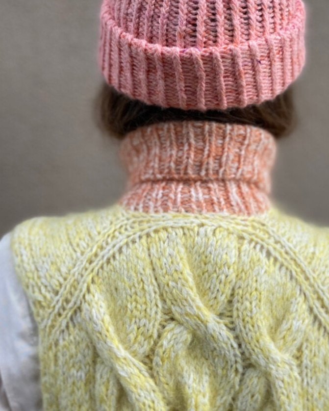She’s A Rainbow Vest Dansk Popknit strikkeopskrift