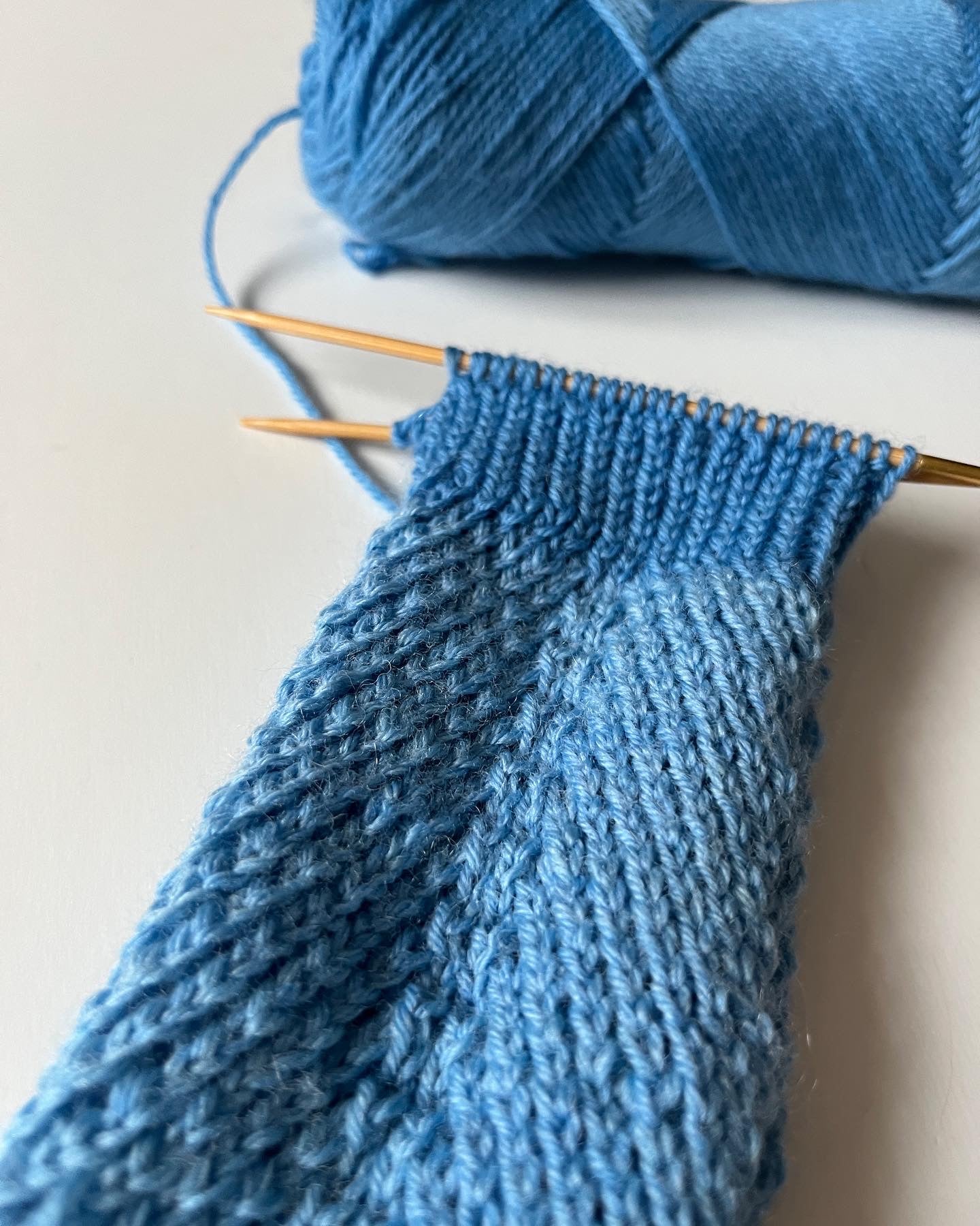 Time After Time Socks Dansk popknit strikkeopskrift