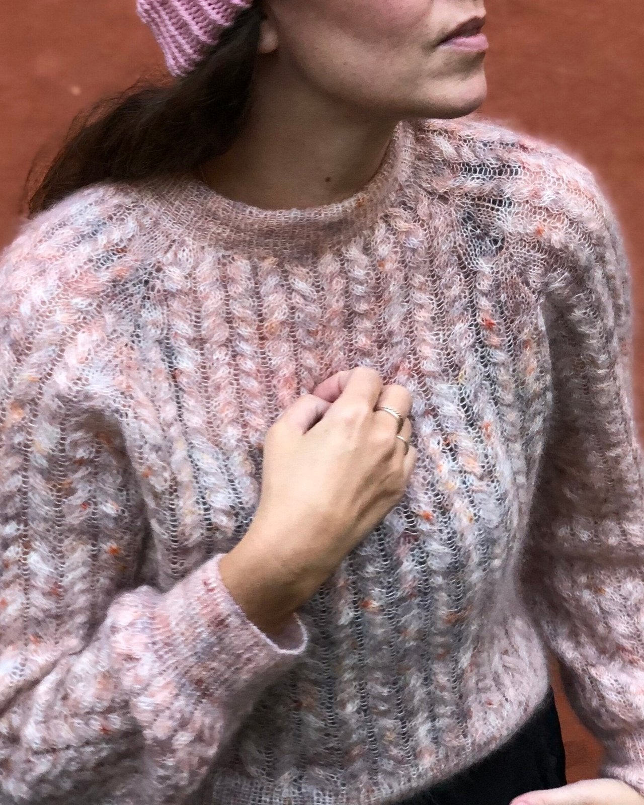 Twist and Shout Sweater Dansk Popknit strikkeopskrift